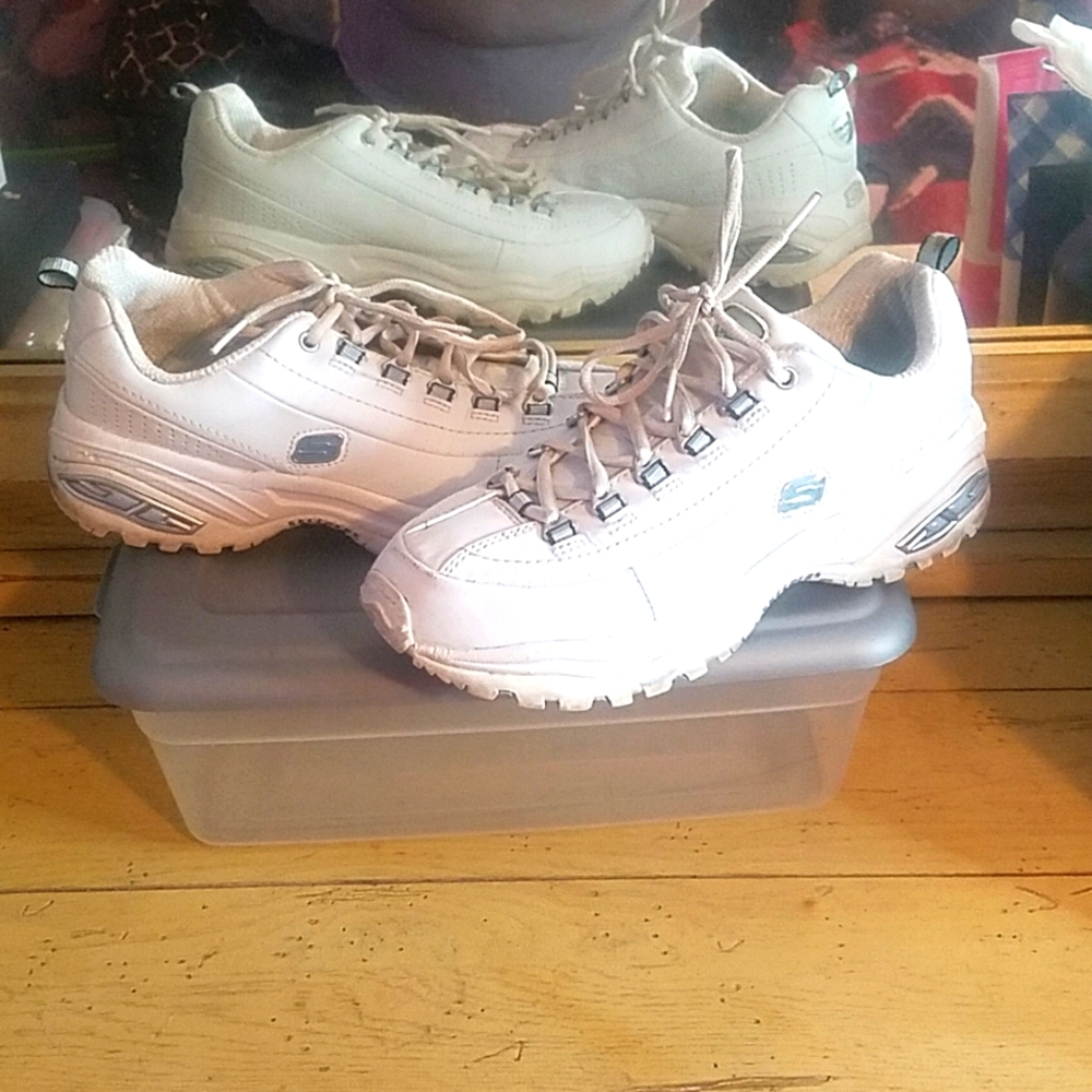 🎉🎊HP🎉🎊SKETCHERS 9.5 Regular White,Sky Blue, &Silver PREMIUMS
